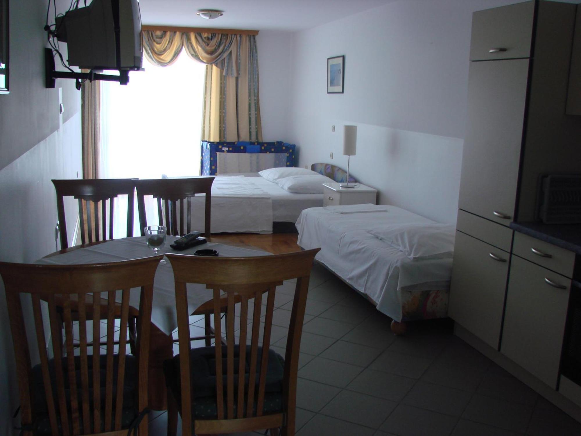 Apartments Happy Island Rab راب الغرفة الصورة